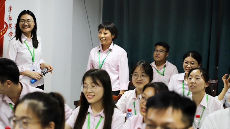 Fuqing Wood Industry Holds Business Etiquette Training Session