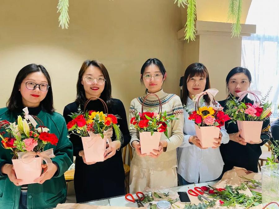 Fuqing Wood Industry ''Goddess Day'' Flower Arrangement Salon